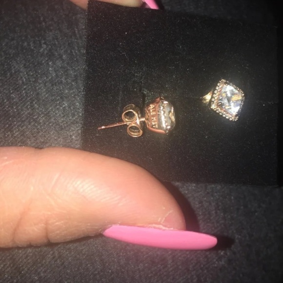 Brand new pandora earrings - Picture 5 of 5